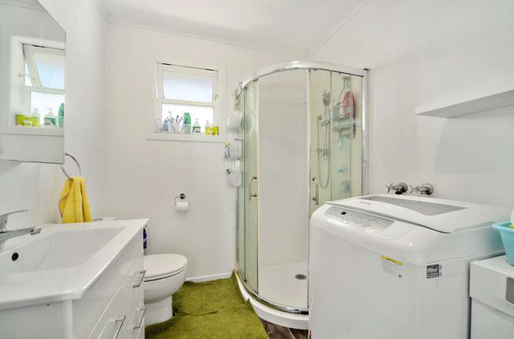 2/50 Blockhouse Bay Road Avondale_8