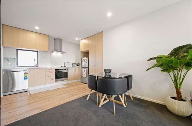 2/66 Innes Road Merivale_2