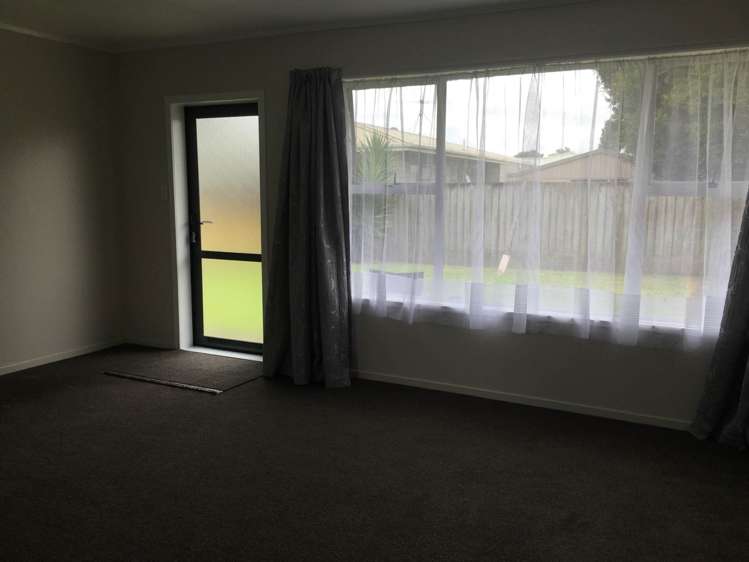 2/10b View Road Papakura_13