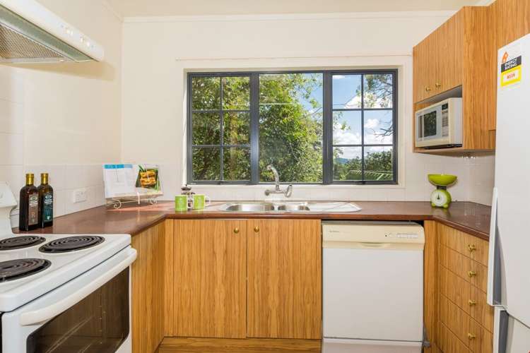 2/32b Verbena Road Birkdale_3