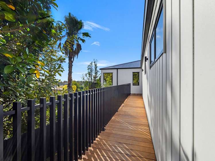 8A Cedar Terrace Stanmore Bay_16