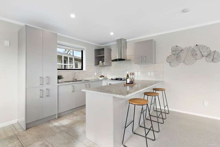 15 Royal View Road Te Atatu South_7