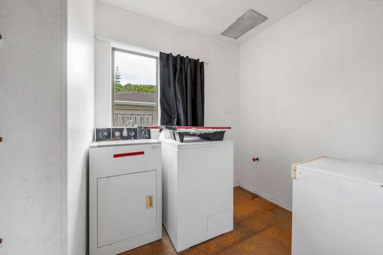 2/3 The Esplanade Eastern Beach_17