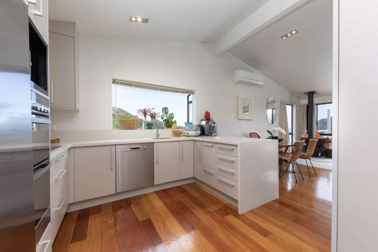 37 Rayner Road Piha_9