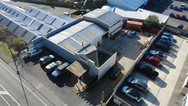 High-Exposure Premises - Office, Warehouse & Yard