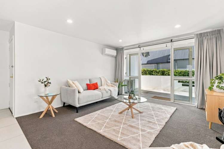 2/102 Rossall Street Merivale_16
