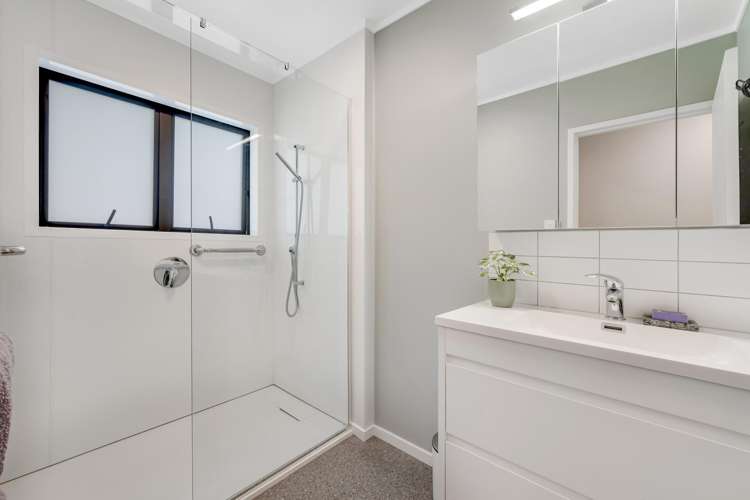 2/13A Wilbur Place Sunnyhills_12