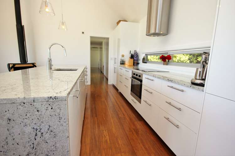 298a Marine Drive Charteris Bay_9