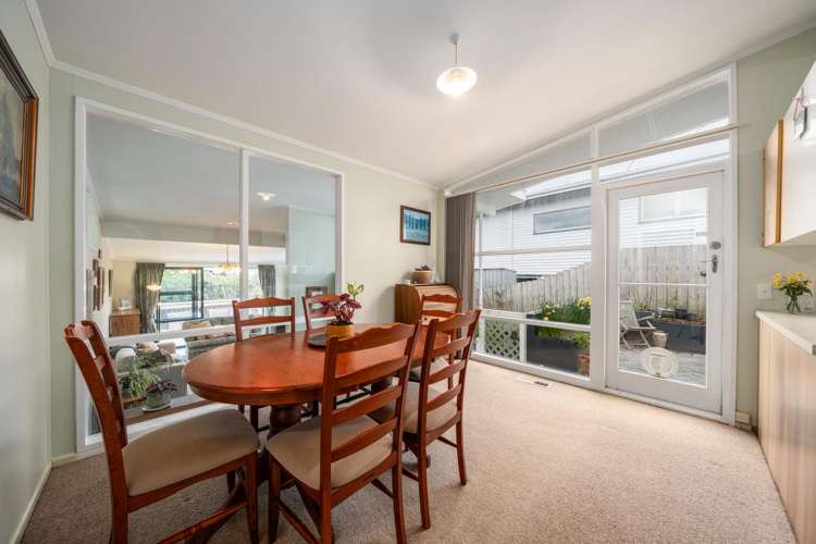 17 Silverbirch Grove Churton Park_5