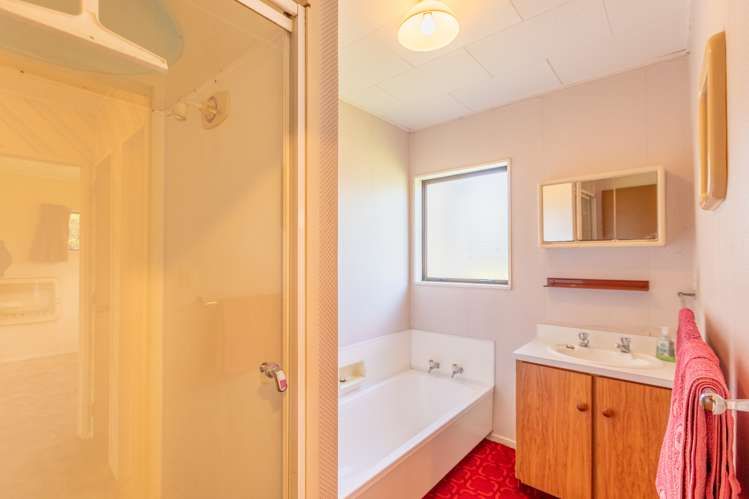 14 Lake Street Takapau_11