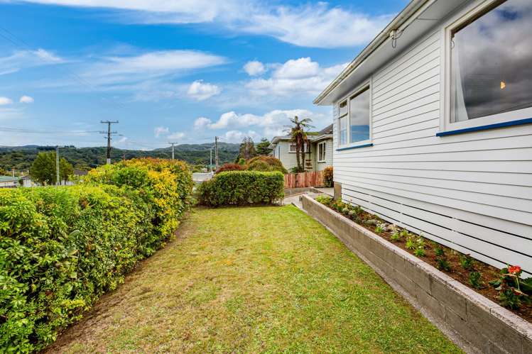 35 Castlerea Street Wainuiomata_21