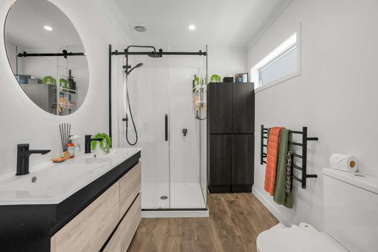 15 Rowe Parade Wainuiomata_9