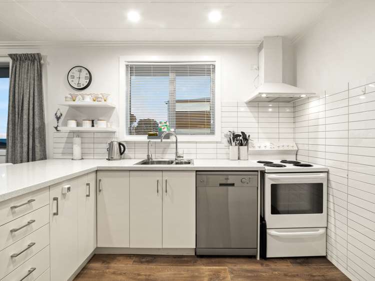 8 Strode Street Halfway Bush_7