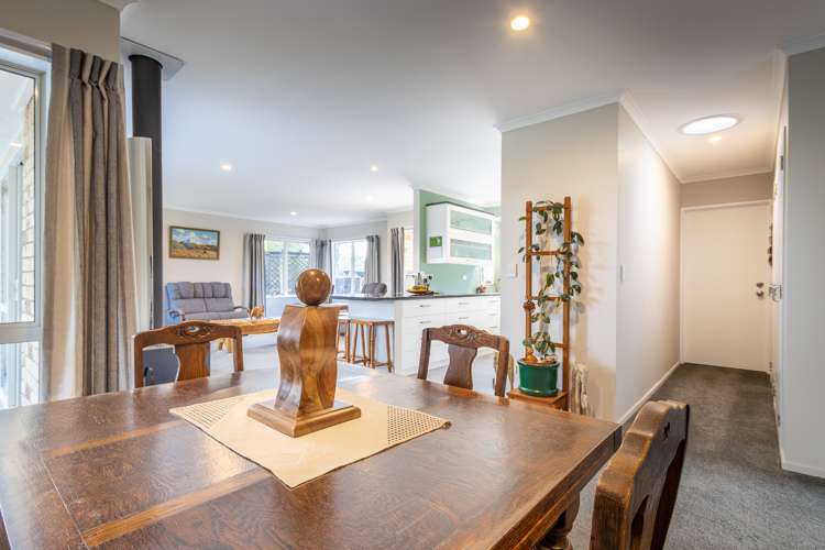 18 De La Mare Drive Leamington_5