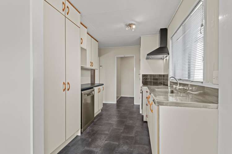 52A Somerset Crescent Highbury_3