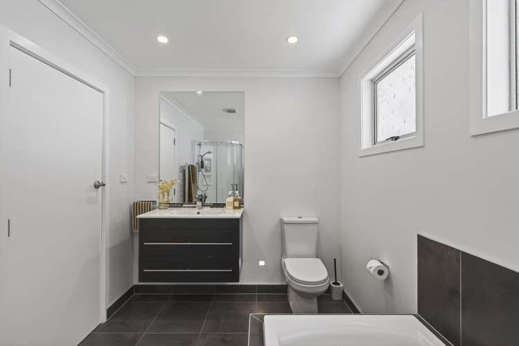 5 Whitby Place Westown_18