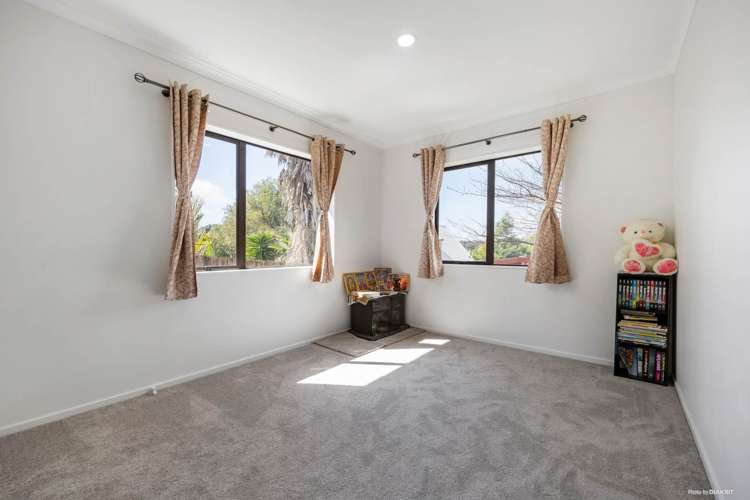 10 Shah Place Glen Eden_15