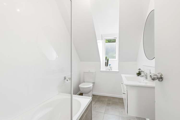 2/39 Onslow Road Khandallah_13