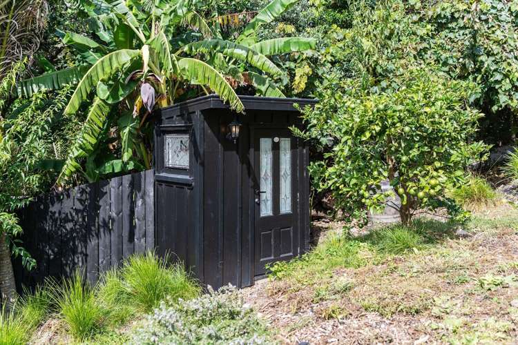 8 Fourth Avenue Onetangi_22