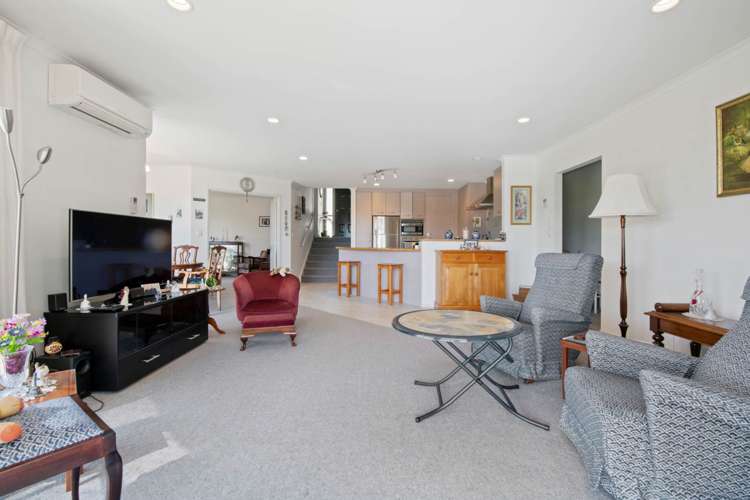 68 Rivervale Grove Stanmore Bay_4