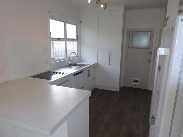 11 Duna Place Takaro_11