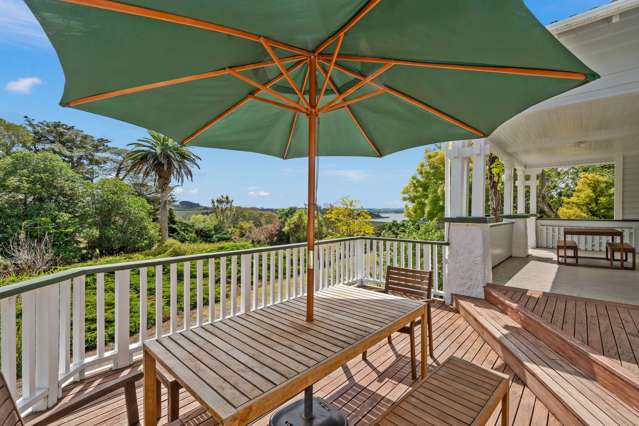 A Slice of Paradise Overlooking Kaipara Harbour