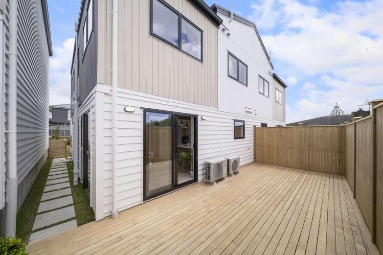 2/75 Titirangi Road New Lynn_13