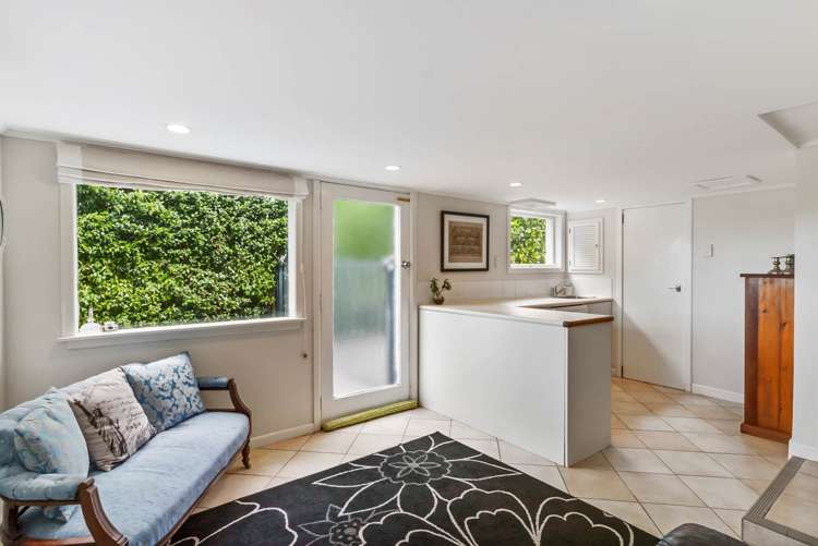 18 Beach Road Mellons Bay_19