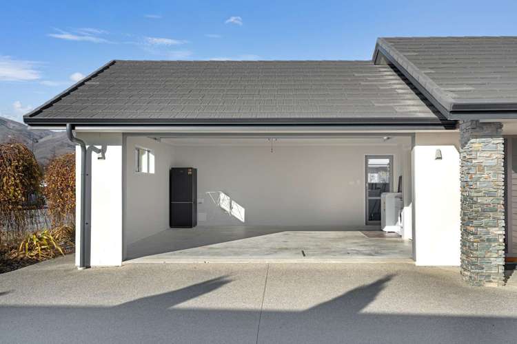 5 Magnetic Place Cromwell_19