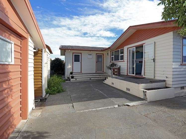 2 Holyrood Street Taradale_15