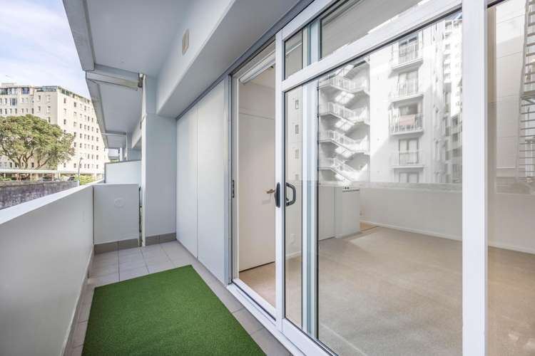 2K/32 Eden Crescent Auckland Central_8