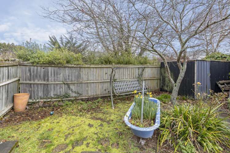 1689b Cust Road Cust_22