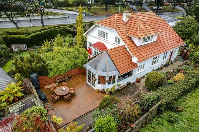 CHARACTER, CHARM & A STUNNING ATRIUM