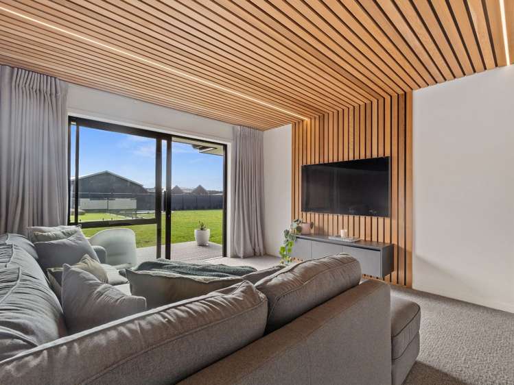 83 Sunline Drive Leamington_11