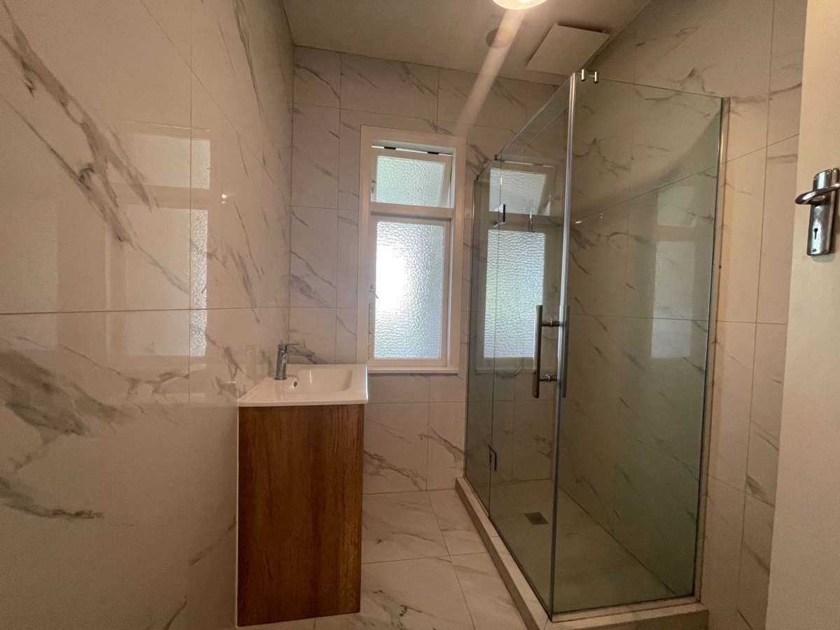For Rent – 1-Bedroom Home in Mount Albert 4