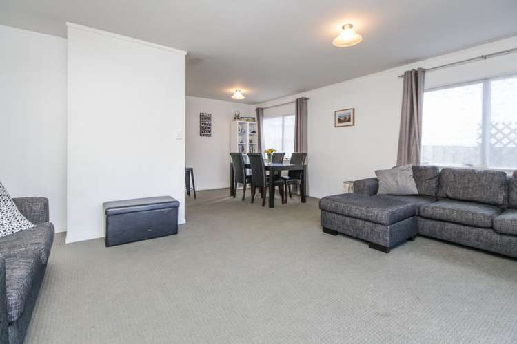 33a Lilburn Crescent Massey_5