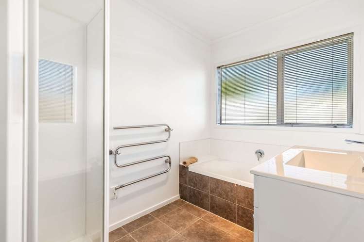 6 Bibury Avenue Henderson_18