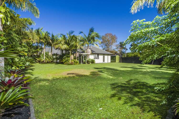 8 Oscar Road Greenhithe_5