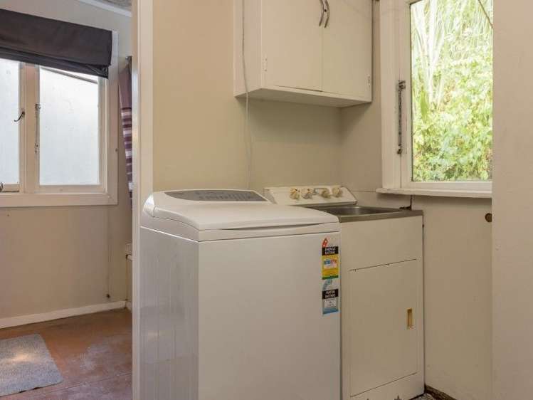 128 Saint Vincent Street Toi Toi_11