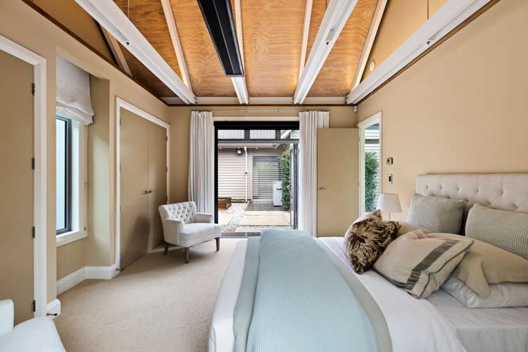 878 Ridge Road Riverhead_17