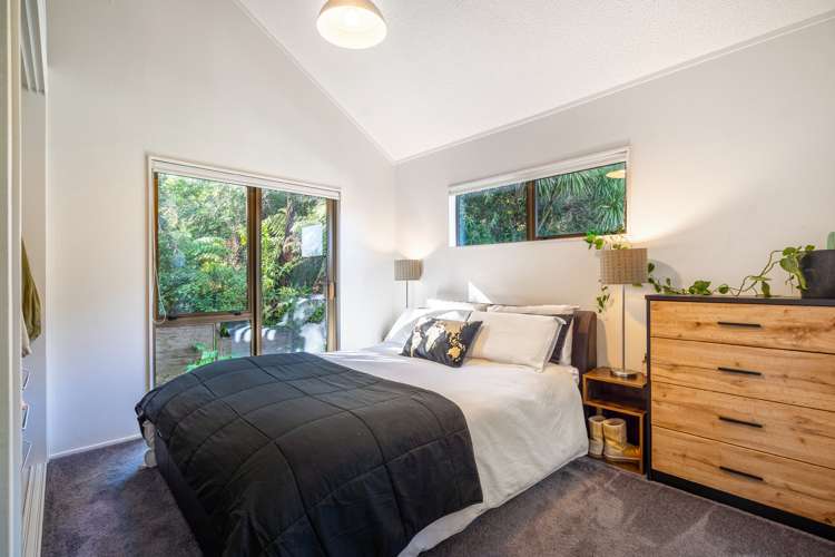 2/33 Sapphire Place Bayview_15