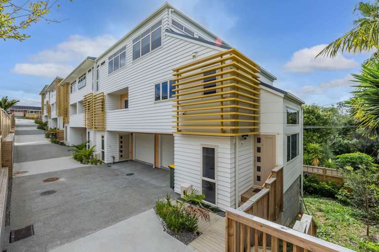 7/3 Coronation Road Hillcrest_1