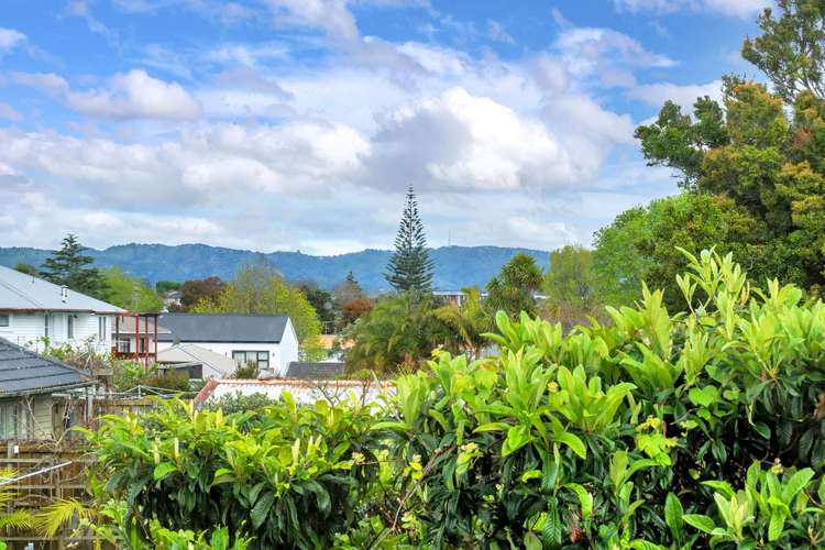 52 Roberts Road Te Atatu South_10