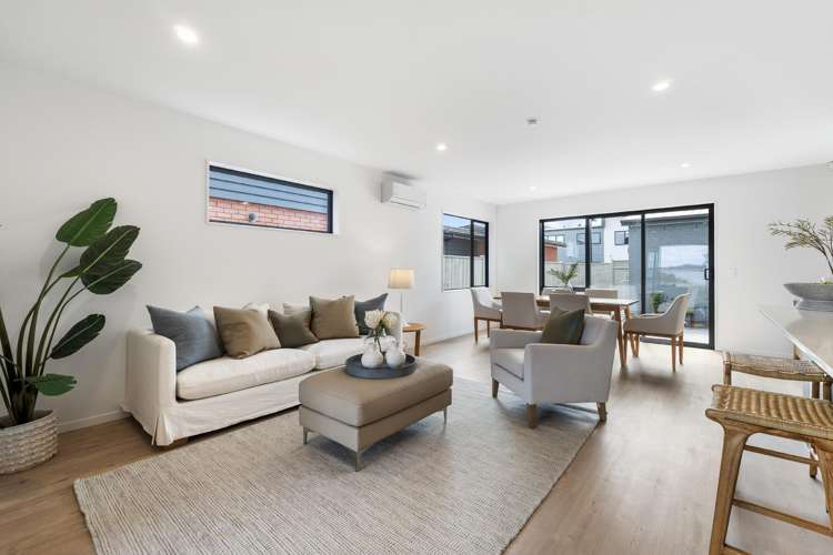 121 Waituarua Drive Conifer Grove_11