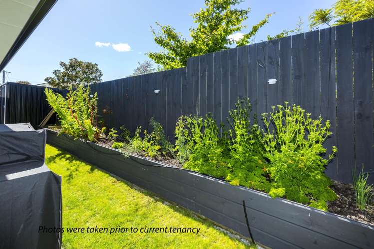 5 Poulson Grove Trentham_16