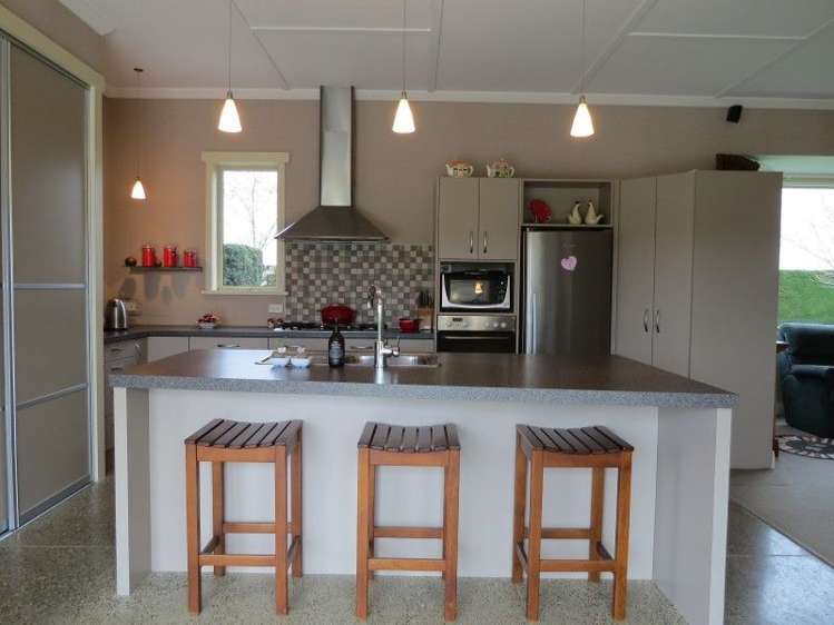 914 Woodlands Invercargill Highway Longbush_1