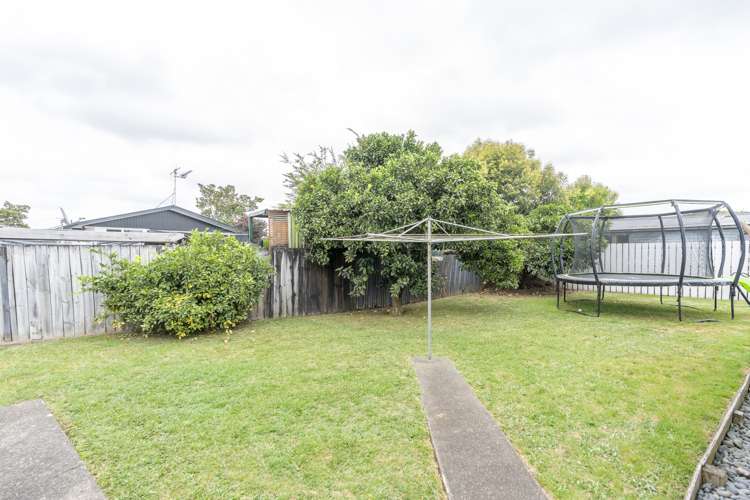 23 Susan Place Deanwell_14