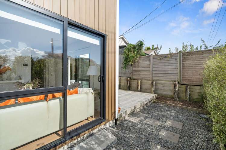 1B Valron Road Te Atatu South_14