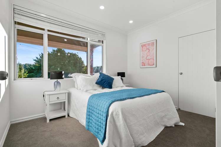 16 Michael Bosher Way Flat Bush_14