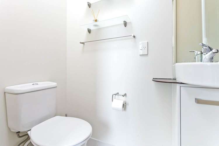 2213/10 Waterloo Quadrant Auckland Central_12